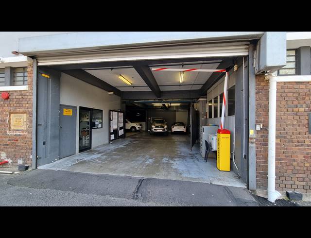 2,332M² FACTORY FOR SALE IN SALT RIVER